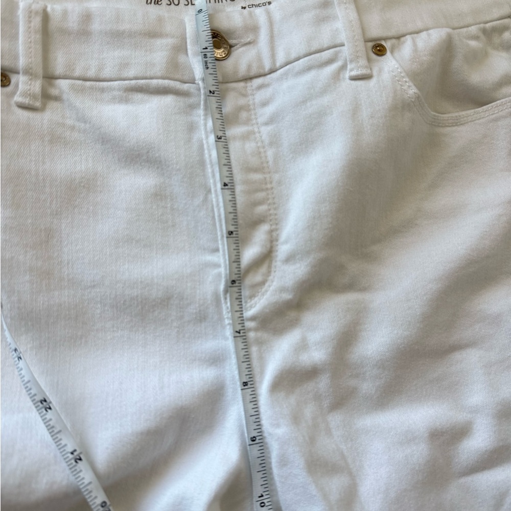 Chico’s So Slimming Girlfriend White Denim Shorts – Size 10 - Picture 13 of 13